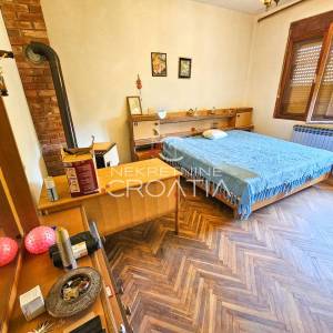 EKSKLUZIVNO: PRILIKA, PRIZEMNICA SA 160 m2 TLOCRTNO!