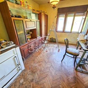 EKSKLUZIVNO: PRILIKA, PRIZEMNICA SA 160 m2 TLOCRTNO!