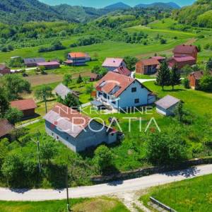 EKSKLUZIVNO: PRILIKA, PRIZEMNICA SA 160 m2 TLOCRTNO!