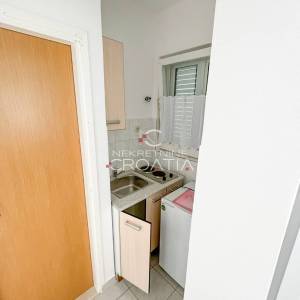 EKSKLUZIVNO, ROVANJSKA, KUĆA SA 4 APARTMANA