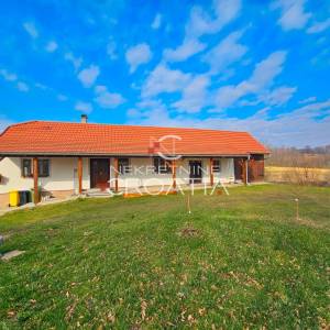 EKSKLUZIVNO, STAŽNJEVEC, KUĆA ZA USELJENJE
