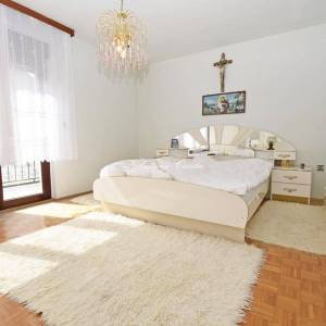  EKSKLUZIVNO, TURČIN: UREĐENA, 4 SPAV. SOBE+DB 