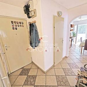 EKSKLUZIVNO: VARAŽDIN, 3-SOBNI, VISOKO PRIZEMLJE