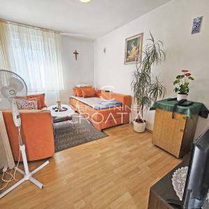 EKSKLUZIVNO: VARAŽDIN, 3-SOBNI, VISOKO PRIZEMLJE