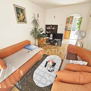 EKSKLUZIVNO: VARAŽDIN, 3-SOBNI, VISOKO PRIZEMLJE