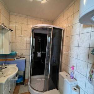 Fažana – Kuća s 3 stambene jedinice, 200 m od mora