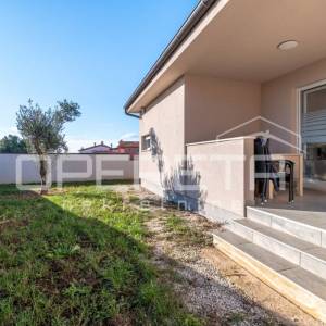 Galižana, prizemnica 130 m2 sa dva stana