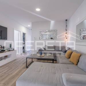 Galižana, prizemnica 130 m2 sa dva stana