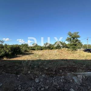 GALOVAC - Građevinsko zemljište 800 m² - Očišćeno - Asfaltiran prilaz!
