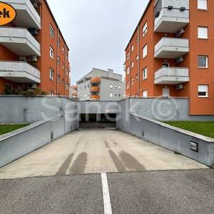 Garažno parkirno mjesto u Samoborskom Perivoju