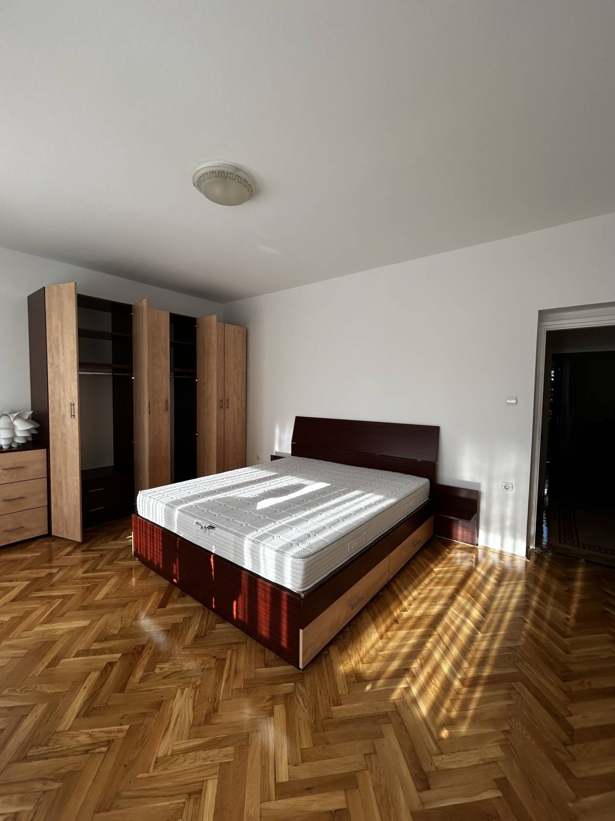 Gornja Dubrava - Novonamješten 3-soban stan 75 m2 + parking