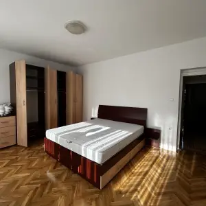 Gornja Dubrava - Novonamješten 3-soban stan 75 m2 + parking