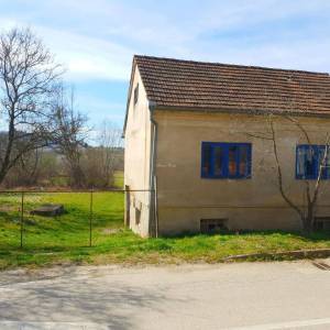  GORNJA POLJANA: stara kuća za rušenje 