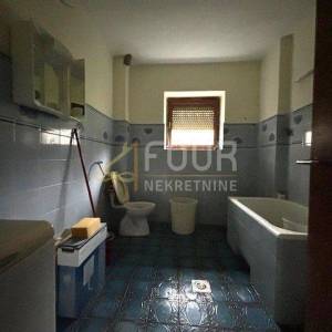 Gorski Kotar, Brod Moravice, samostojeća kuća, 300m2