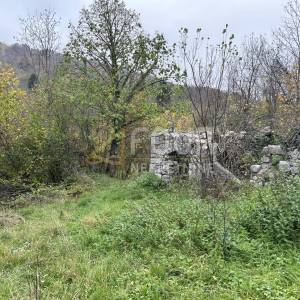 Gorski kotar, Brod Moravice, građevinsko zemljište s ruševinom