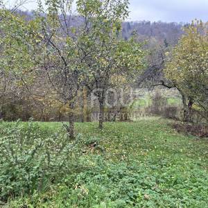 Gorski kotar, Brod Moravice, građevinsko zemljište s ruševinom