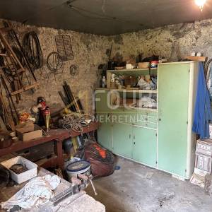 Gorski kotar, Brod Moravice, samostojeća kuća 120m2, okućnica