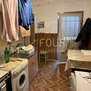 Gorski kotar, Brod Moravice, samostojeća kuća 120m2, okućnica