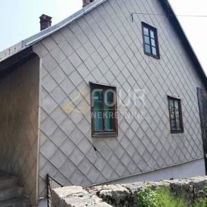 Gorski kotar, Brod Moravice, samostojeća kuća 120m2, okućnica