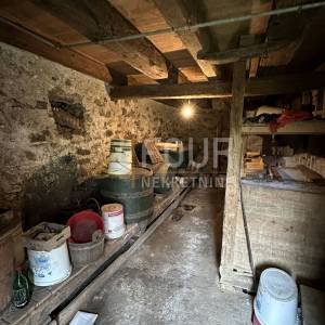 Gorski kotar, Brod Moravice, samostojeća kuća 120m2, okućnica
