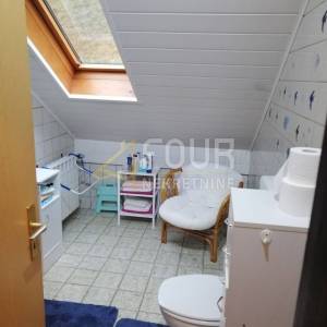 Gorski kotar, Brod na Kupi, kuća 400m2 s velikom okućnicom