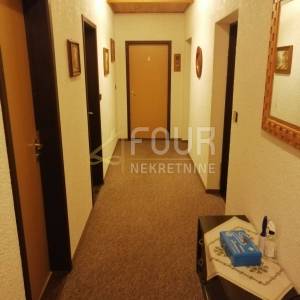 Gorski kotar, Brod na Kupi, kuća 400m2 s velikom okućnicom