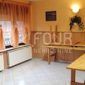 Gorski kotar, Brod na Kupi, kuća 400m2 s velikom okućnicom