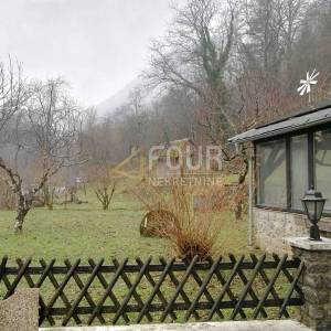 Gorski kotar, Brod na Kupi, kuća 400m2 s velikom okućnicom