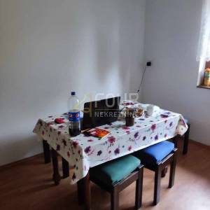 Gorski kotar, Čabar - okolica, samostojeća kuća + gospodarska zgrada, 240m2
