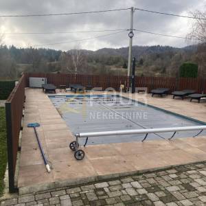 Gorski kotar, Crni Lug, imanje s 4 kuće, bazen, jacuzzi