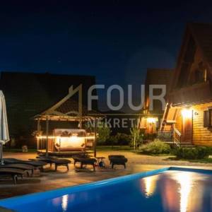 Gorski kotar, Crni Lug, imanje s 4 kuće, bazen, jacuzzi