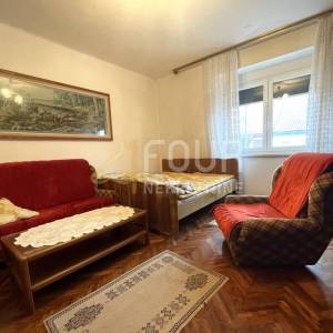 Gorski kotar, Delnice - centar, kuća s 3 stana
