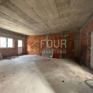 Gorski kotar, Delnice, kuća u roh-bau, 252m2
