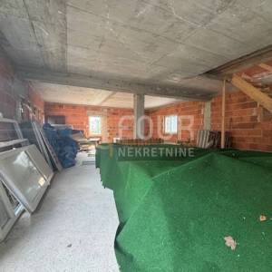 Gorski kotar, Delnice, kuća u roh-bau, 252m2
