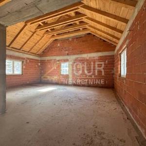 Gorski kotar, Delnice, kuća u roh-bau, 252m2