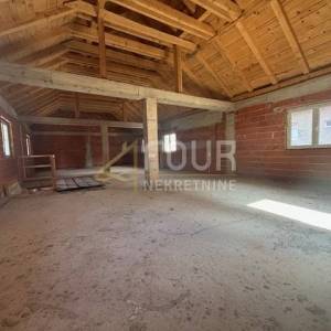 Gorski kotar, Delnice, kuća u roh-bau, 252m2