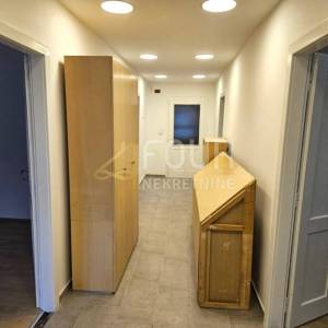 Gorski kotar, Fužine, adaptirana kuća s prostranom okućnicom