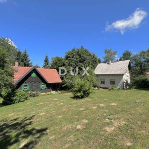 GORSKI KOTAR, HLEVCI – dvije kuće na parceli od 2.869 m²