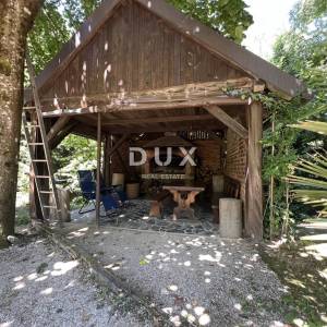 GORSKI KOTAR, HLEVCI – dvije kuće na parceli od 2.869 m²