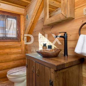 GORSKI KOTAR, KUPJAK - Bajkovita drvena vila s bazenom i welnessom!