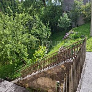Gorski kotar, Moravice, 138m2, etaža s potkrovljem i okućnicom