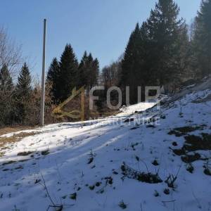 Gorski kotar, Moravice, građevinsko zemljište 3.060m2 s ruševinom