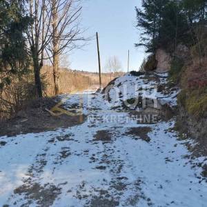 Gorski kotar, Moravice, građevinsko zemljište 3.060m2 s ruševinom