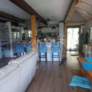 Gorski kotar, Moravice, kuća s 2 stana
