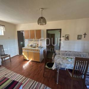 Gorski kotar, Mrkopalj, kuća + 3 gosp. objekta, garaža, velika okućnica