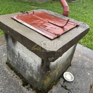 Gorski kotar, Mrkopalj, kuća + 3 gosp. objekta, garaža, velika okućnica