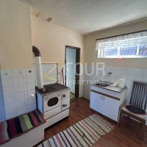 Gorski kotar, Mrkopalj, kuća + 3 gosp. objekta, garaža, velika okućnica