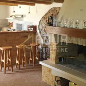 Gorski kotar, Mrkopalj, samostojeća kuća, 212m2, konoba