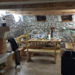 Gorski kotar, Mrkopalj, samostojeća kuća, 212m2, konoba
