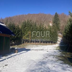 Gorski kotar, Mrkopalj, samostojeća kuća, velika okućnica